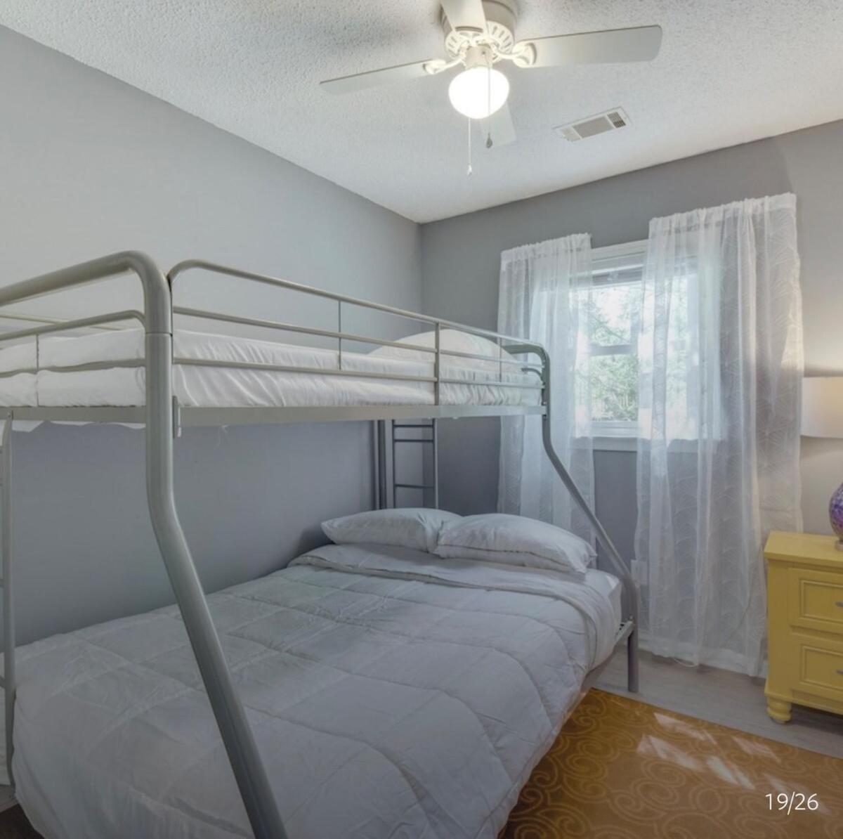 Holiday home With Deck Near Sanford Stadium