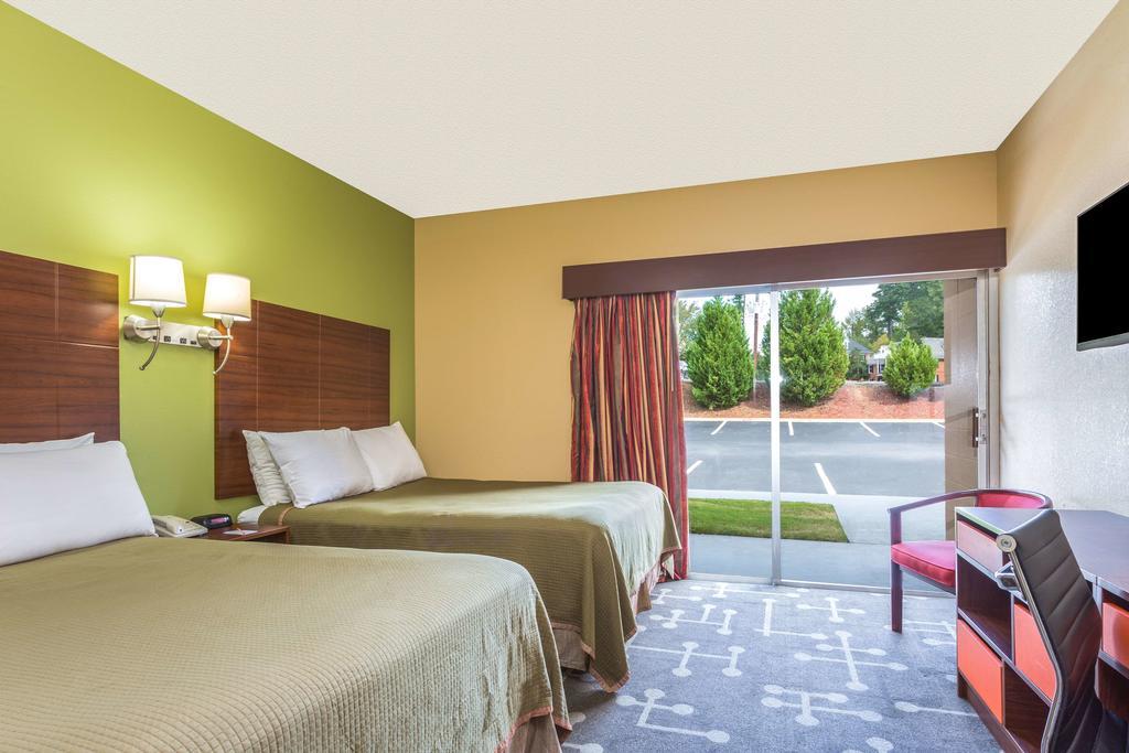 Howard Johnson By Wyndham Athens
