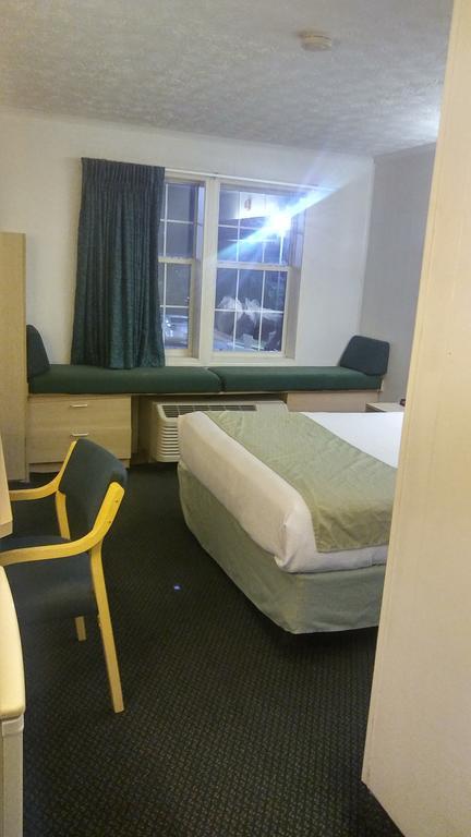 Microtel By Wyndham Hotel Athens