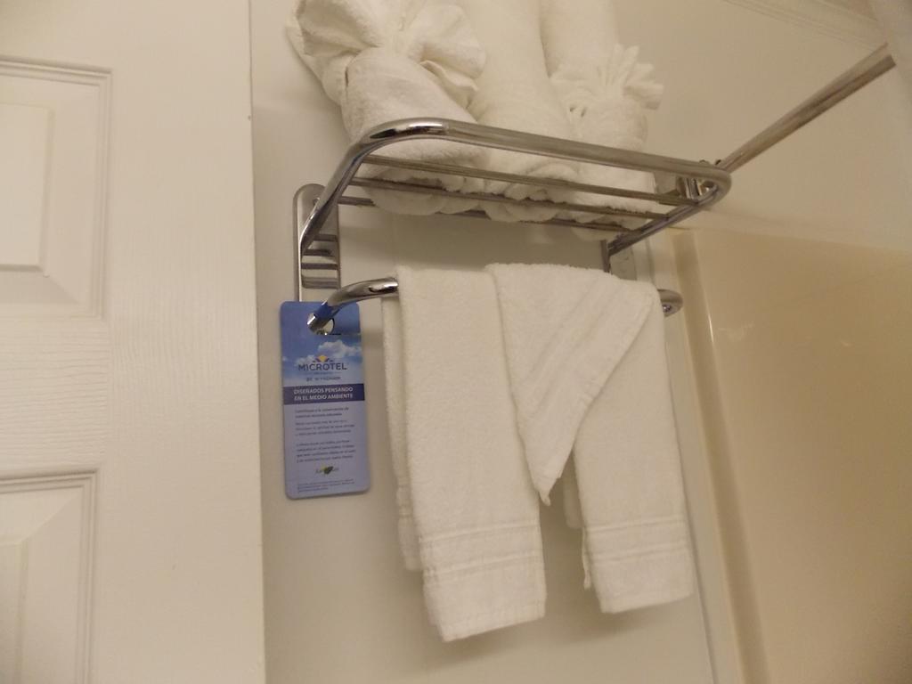 Microtel By Wyndham Hotel Athens