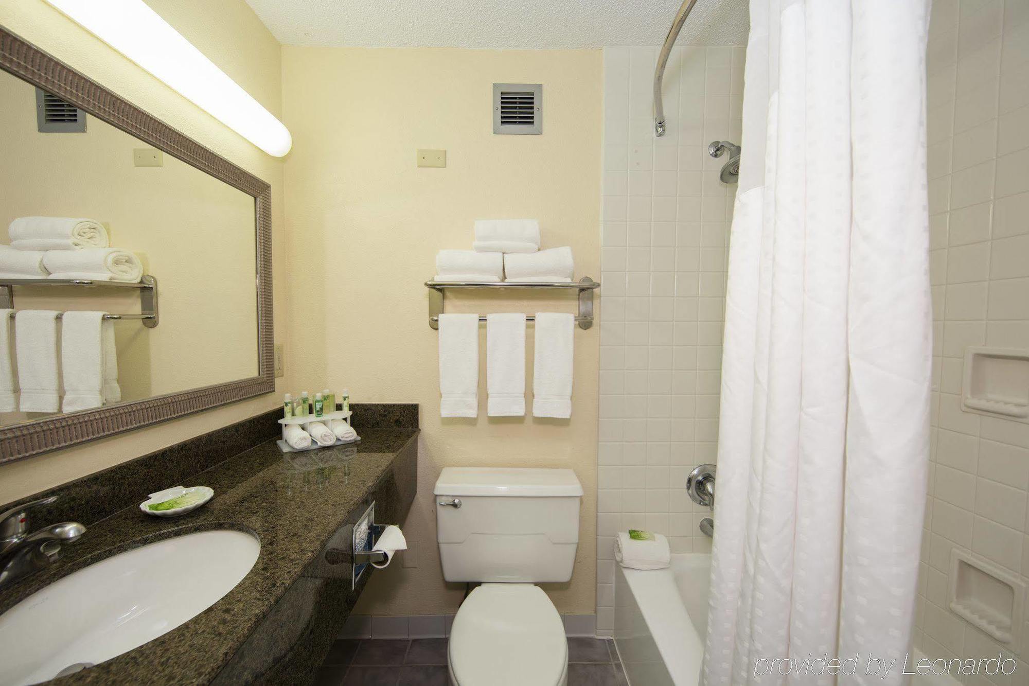 Express - Area By Ihg Hotel 3*