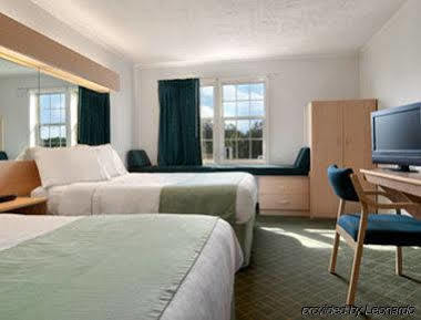 Microtel By Wyndham 2*