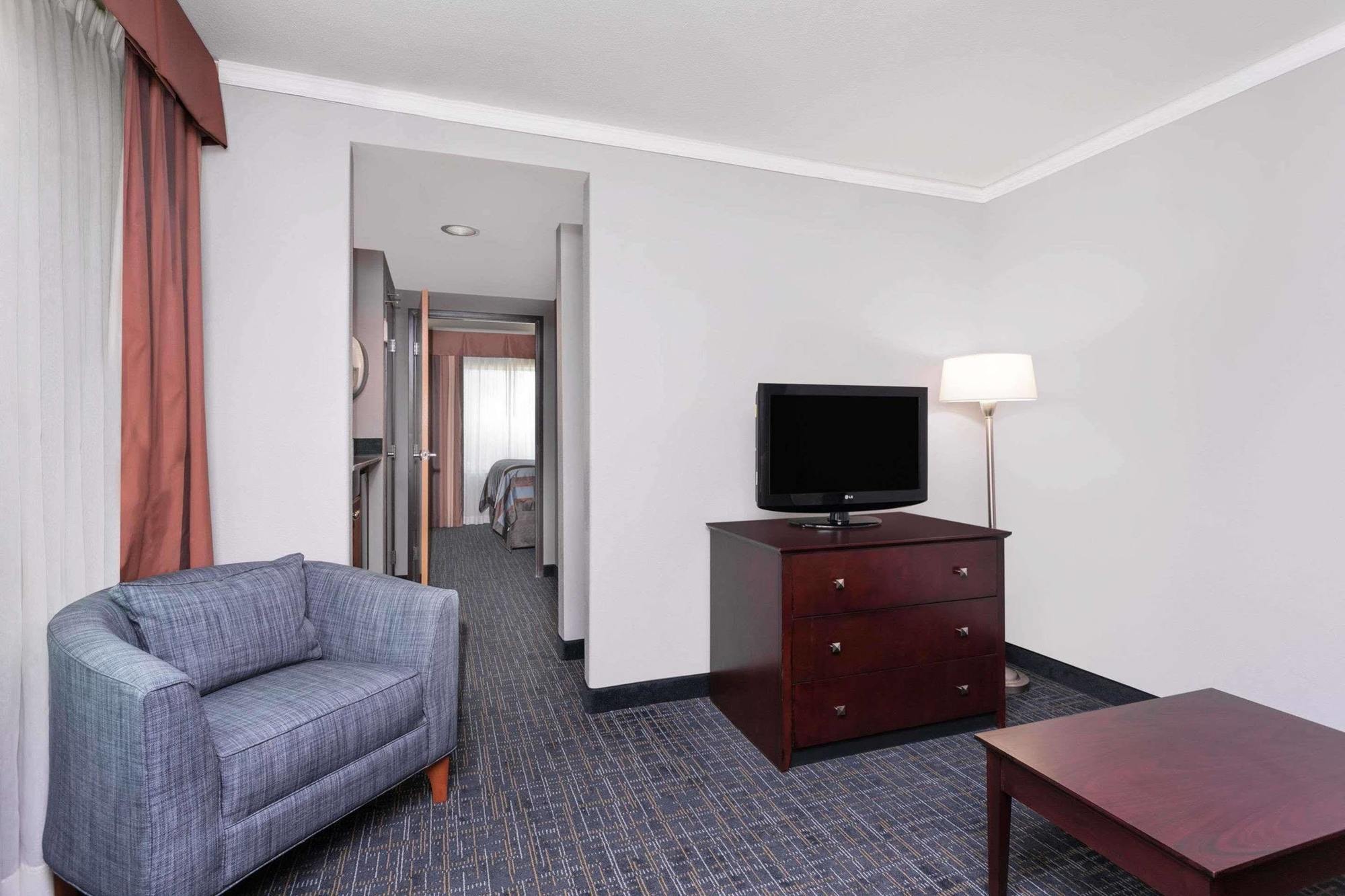Wingate By Wyndham Ga 3*