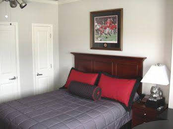 Hotel Georgia Gameday Center 5*