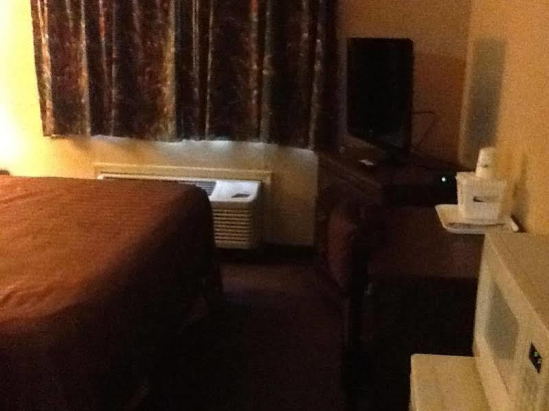 Americas Value Hotel