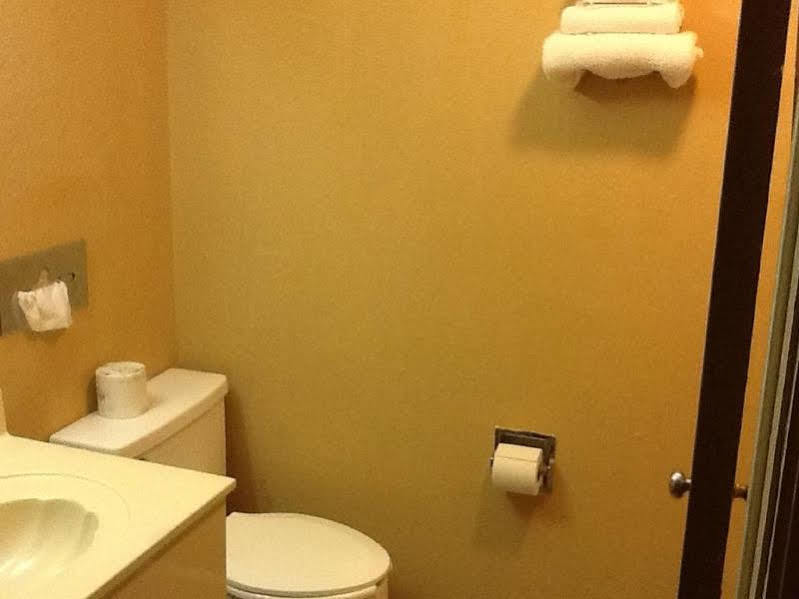 Americas Value Hotel