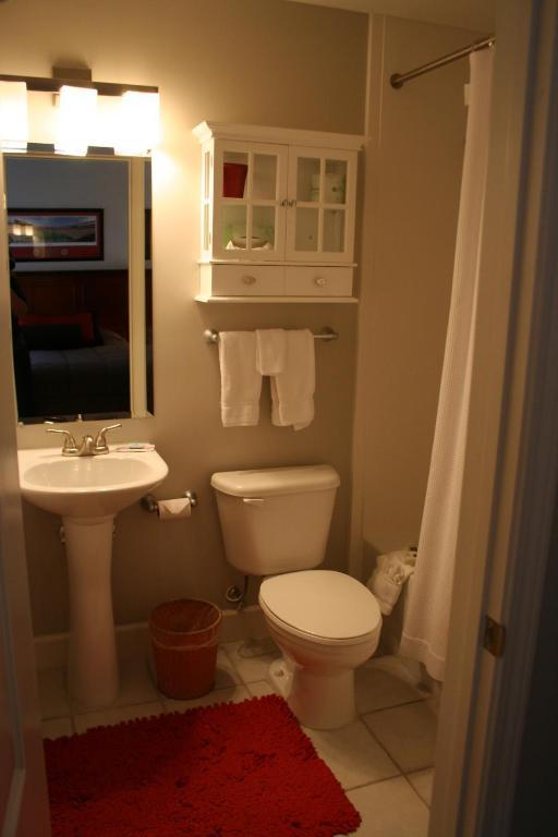 Hotel Georgia Gameday Center 5*