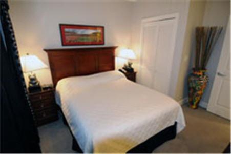 Hotel Georgia Gameday Center 5*