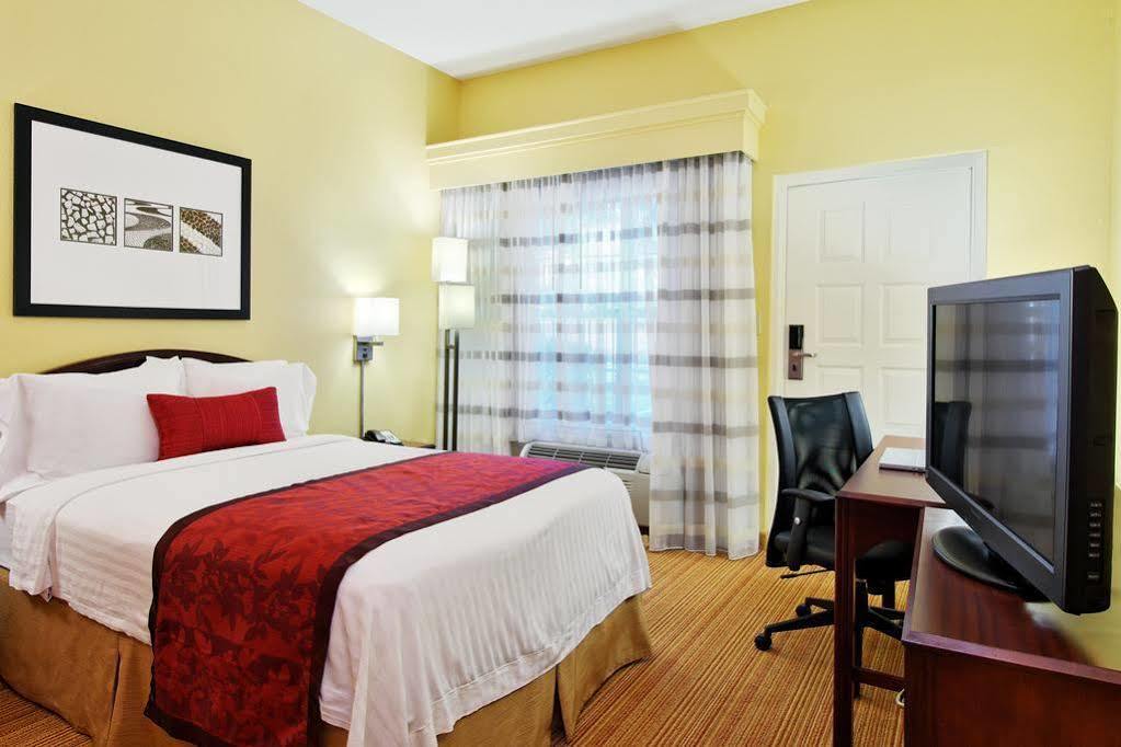 Courtyard By Marriott Downtown 3*