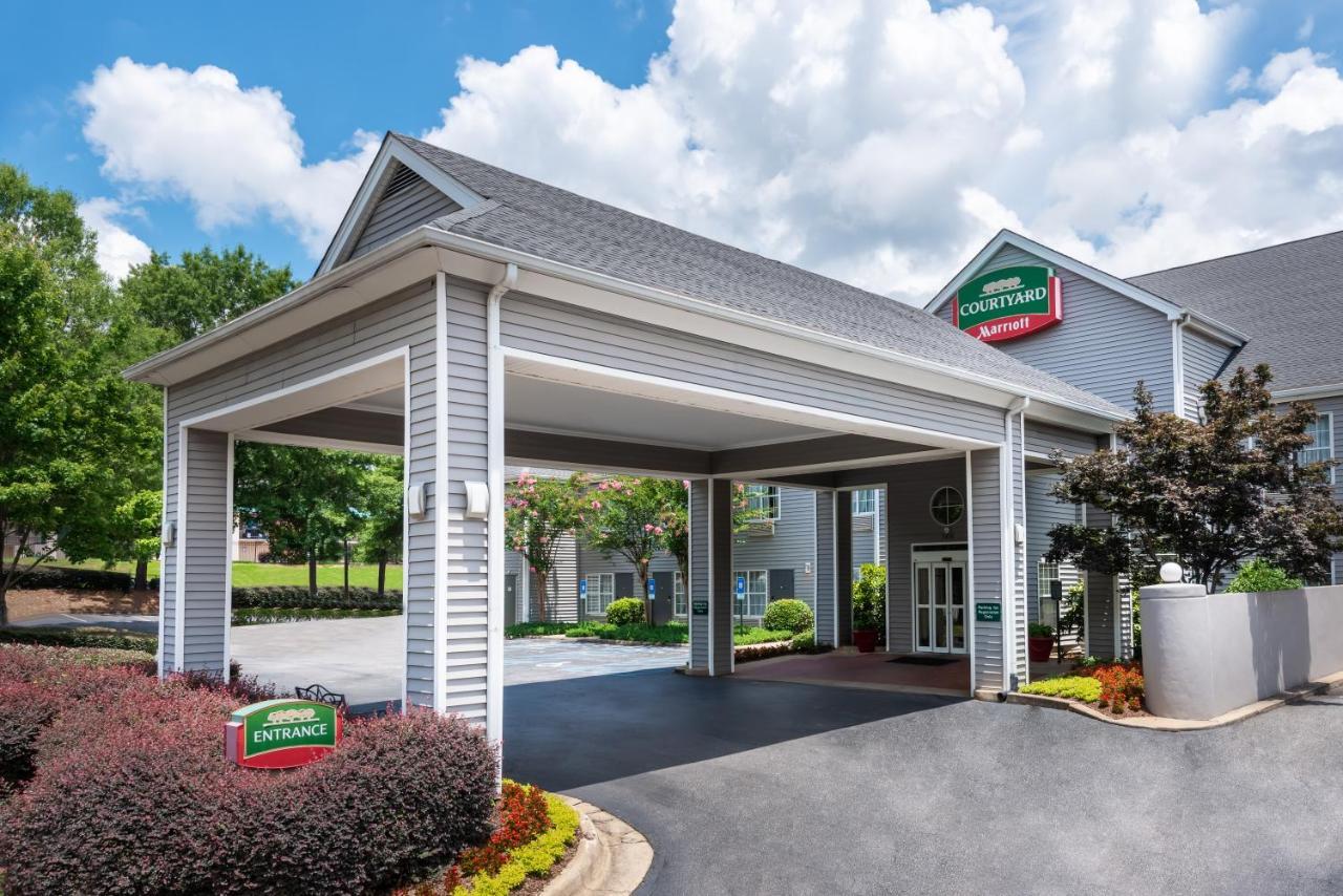Courtyard By Marriott Downtown 3*