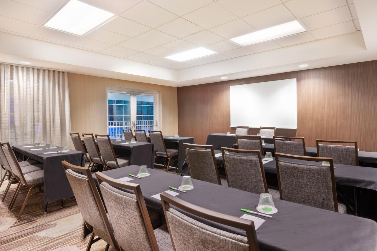 Courtyard By Marriott Downtown
