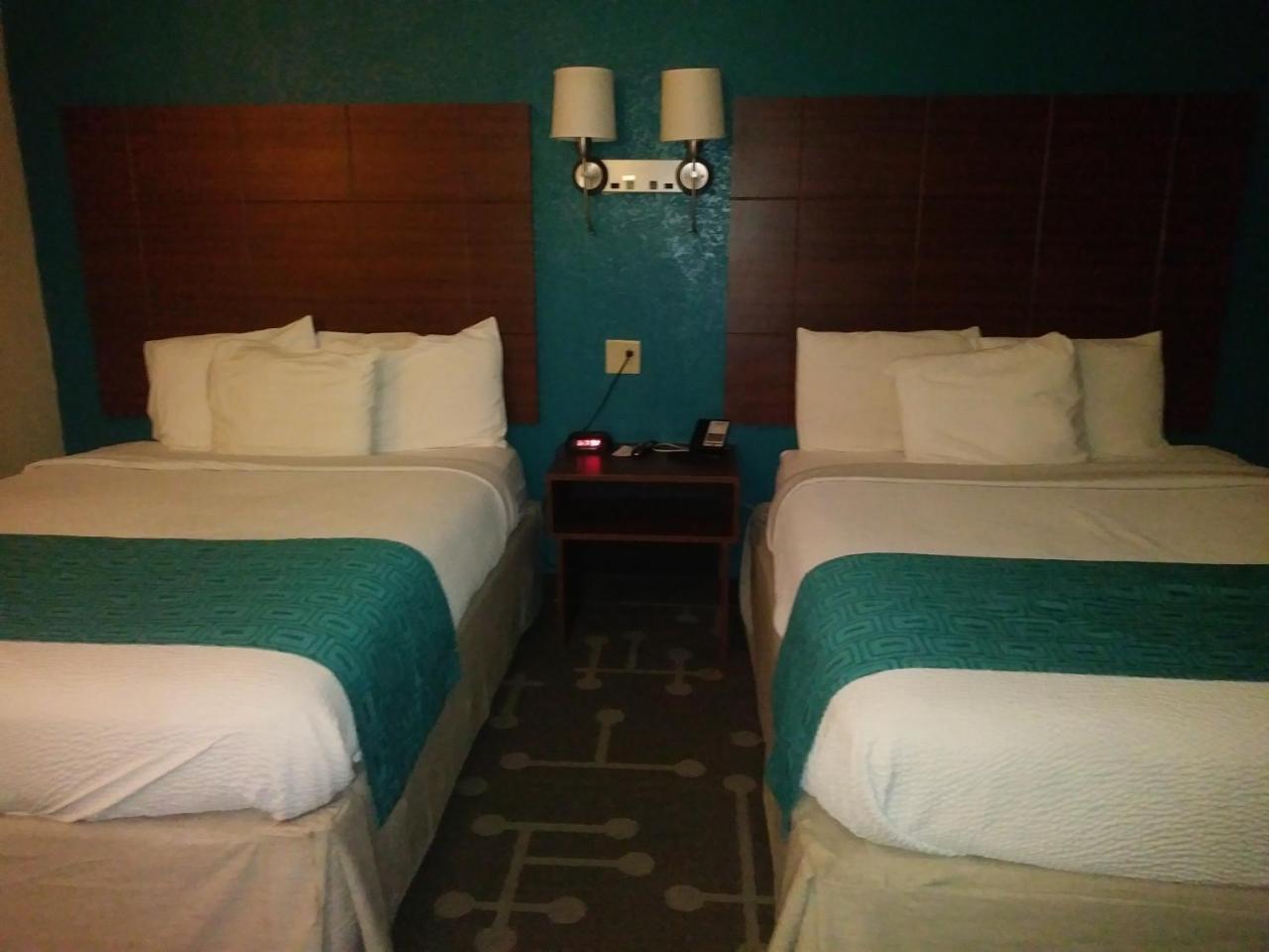 Howard Johnson By Wyndham Hotel