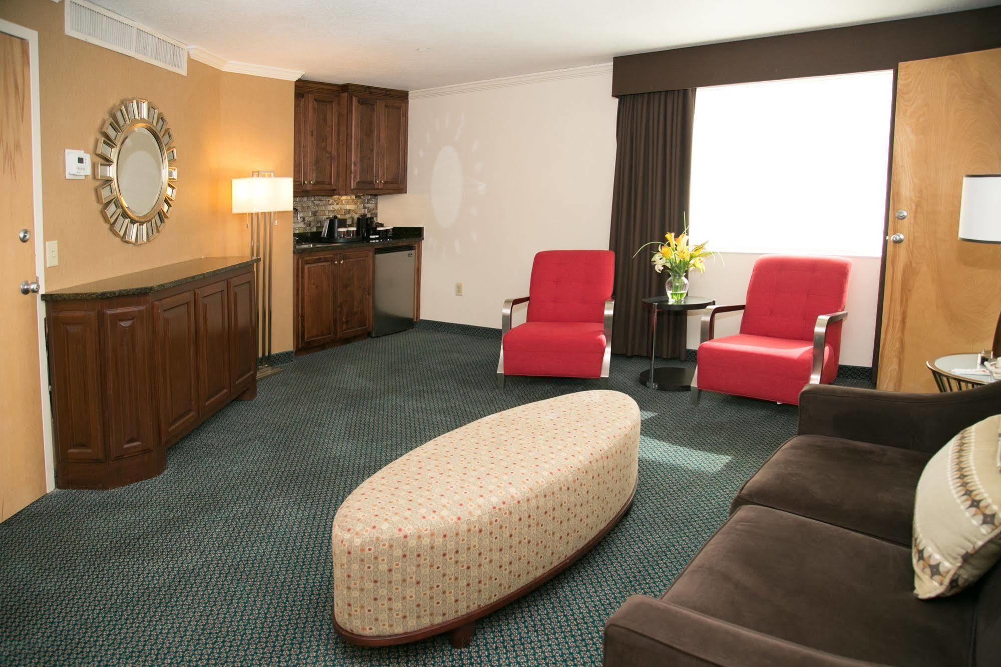 Hotel The Of Georgia Center For Continuing Education &