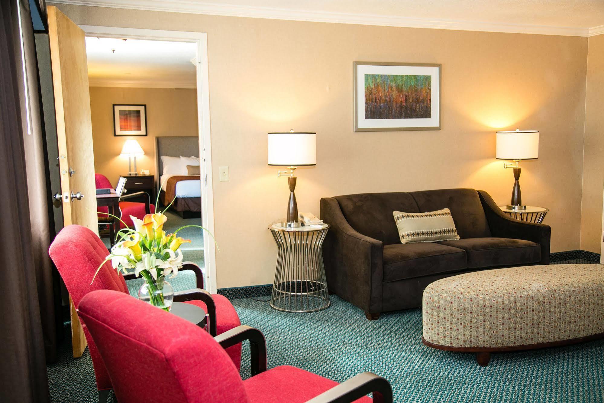Hotel The Of Georgia Center For Continuing Education &