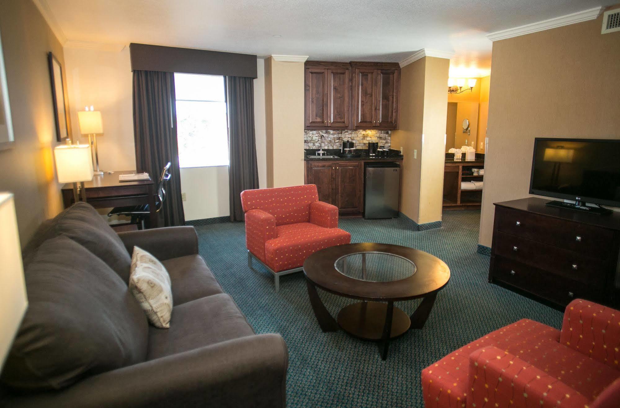 The Of Georgia Center For Continuing Education & Hotel