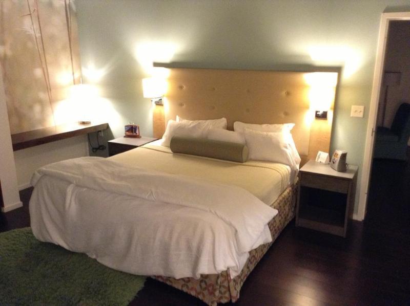 Microtel By Wyndham Hotel Athens