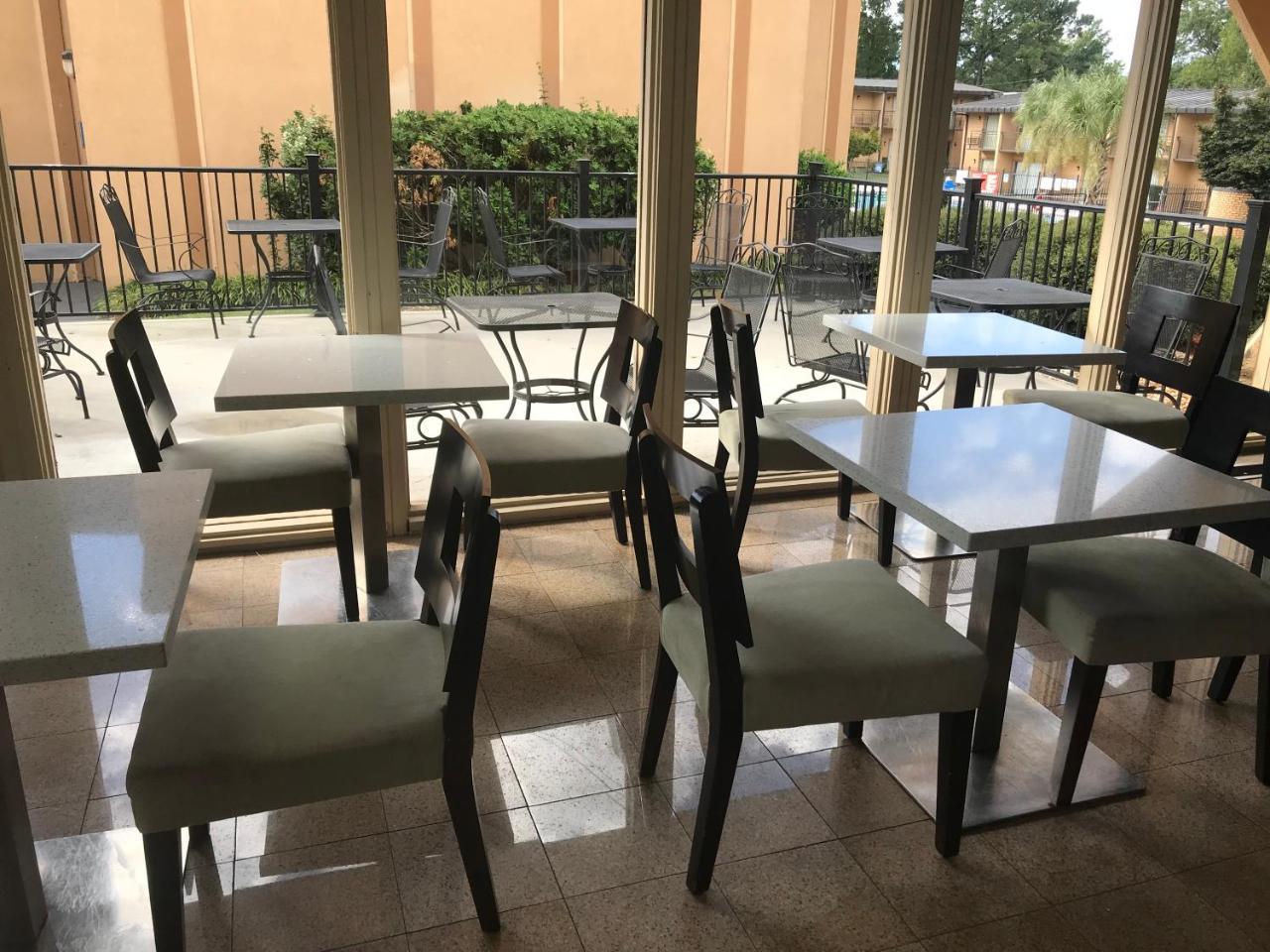 Hotel Howard Johnson By Wyndham 2*