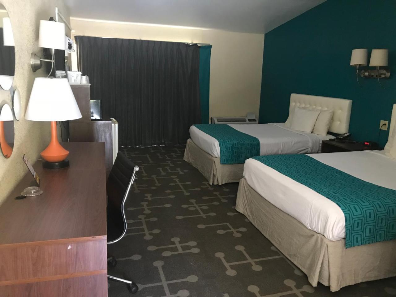 Howard Johnson By Wyndham Hotel