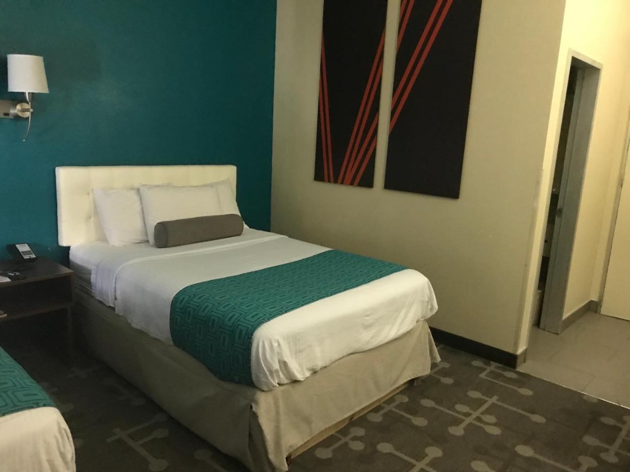 Howard Johnson By Wyndham 2*