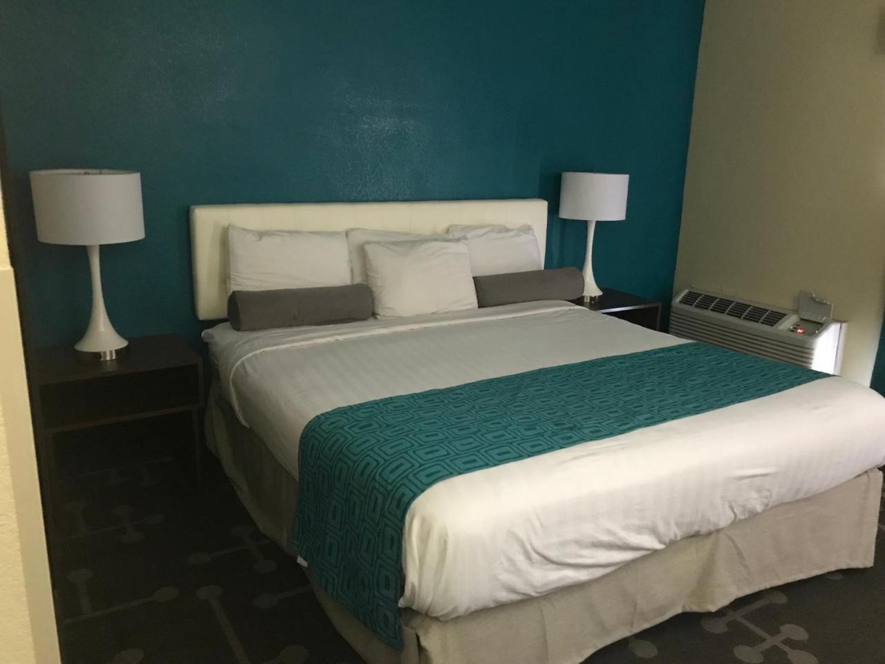 Howard Johnson By Wyndham Hotel 2*
