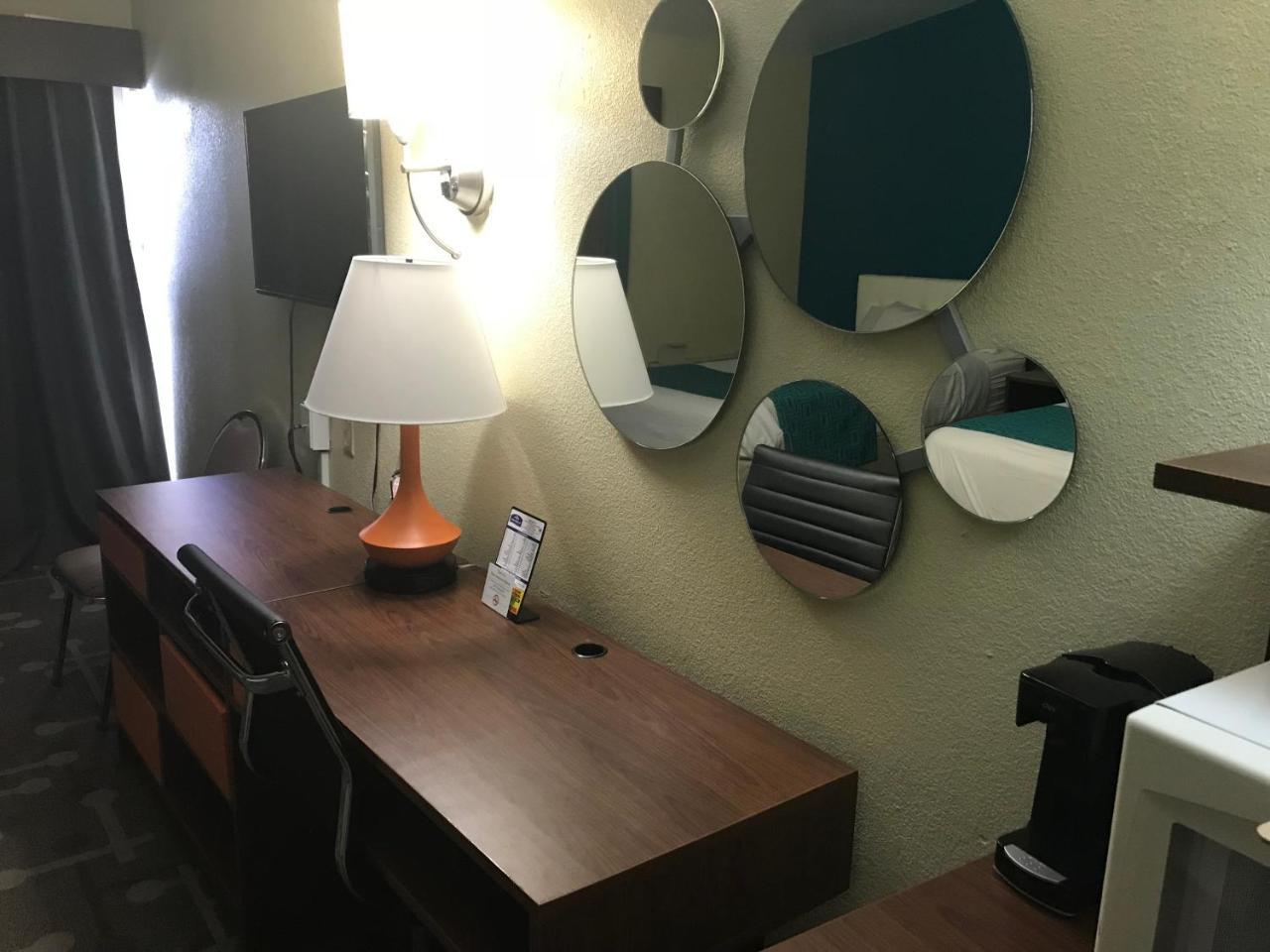 Howard Johnson By Wyndham Athens