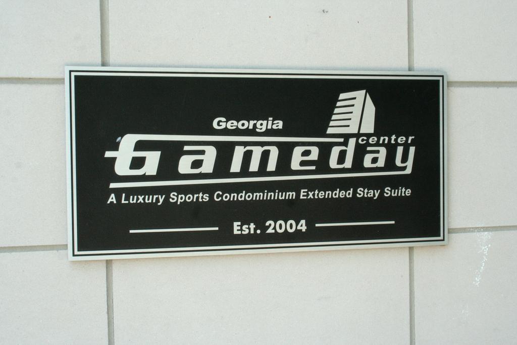 Hotel Georgia Gameday Center 5*