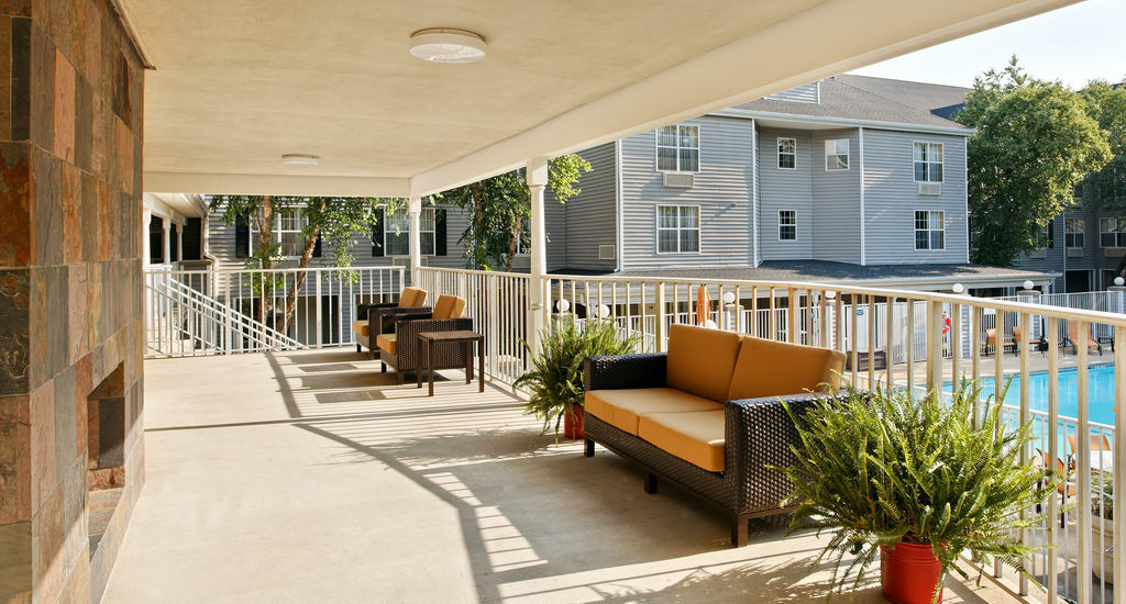 Courtyard By Marriott Downtown