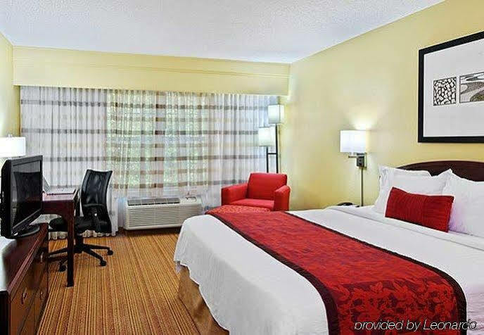 Courtyard By Marriott Downtown 3*