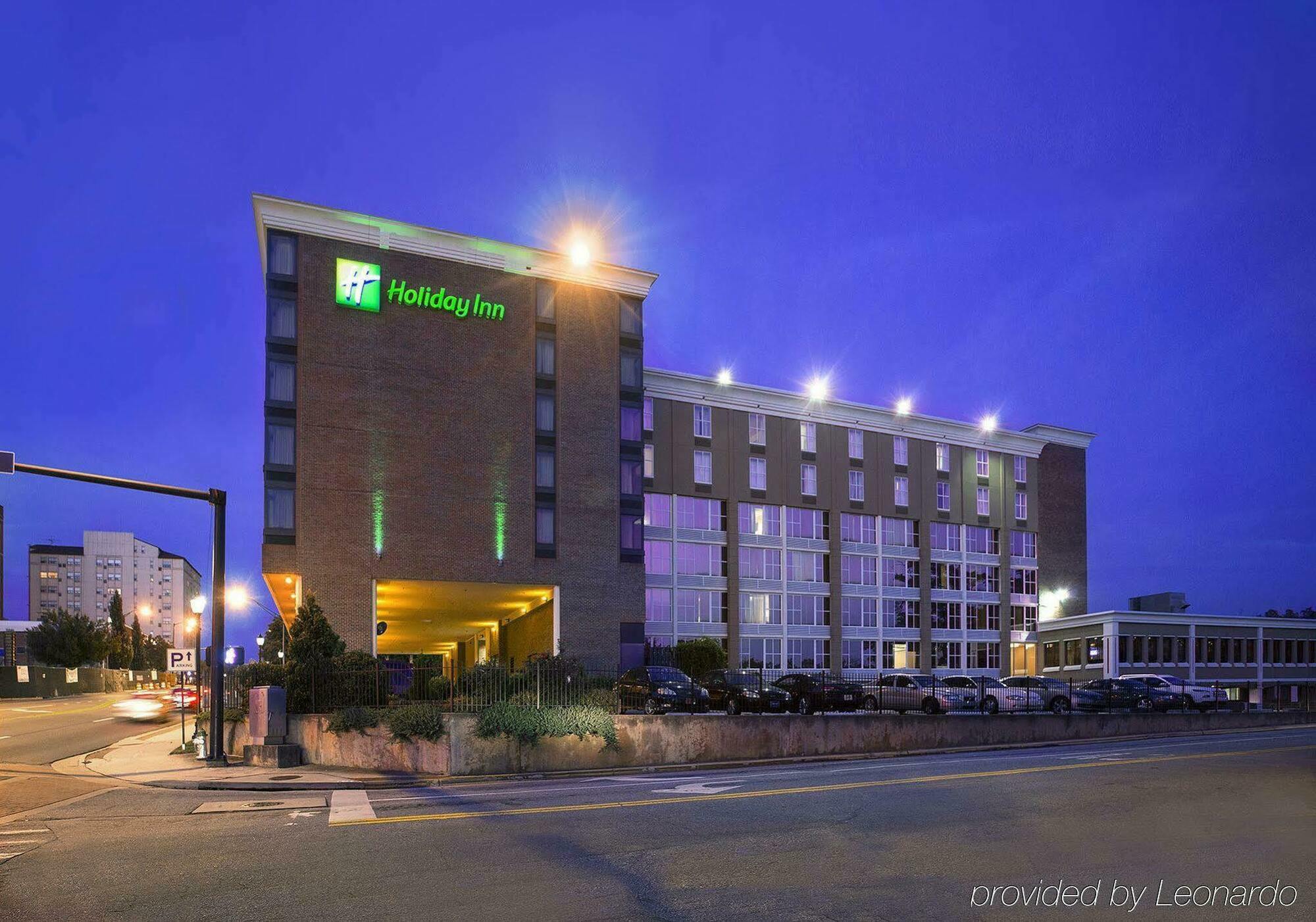 - Area Hotel