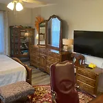 Secluded 3 Bed 2 Bath Condo In Athens Close To Five-Points