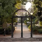 Uga Penthouse Downtown Athens Walk To Stadium