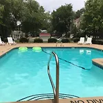 Cozy 3-Bed Athens Getaway, Right Near Uga!