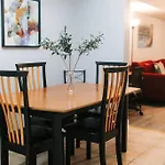 Cozy 3-Bed Athens Getaway, Right Near Uga!