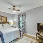Athens Home With Deck - Near Sanford Stadium!