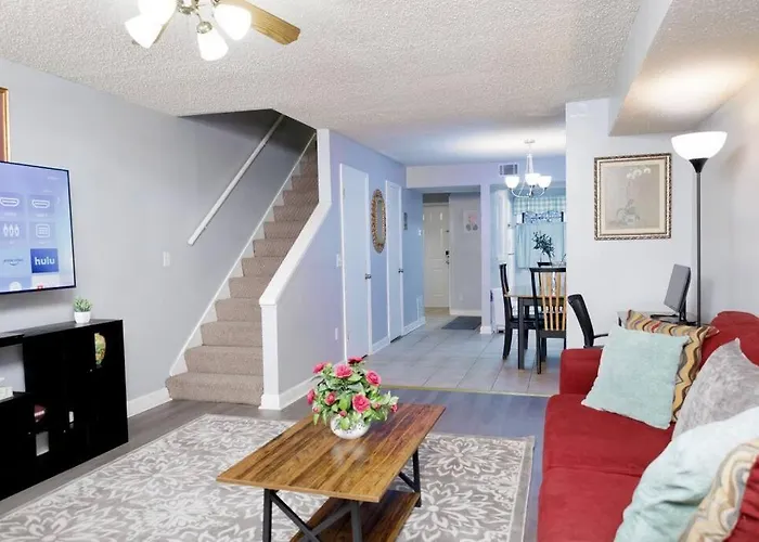 Cozy 3-Bed Athens Getaway, Right Near Uga!