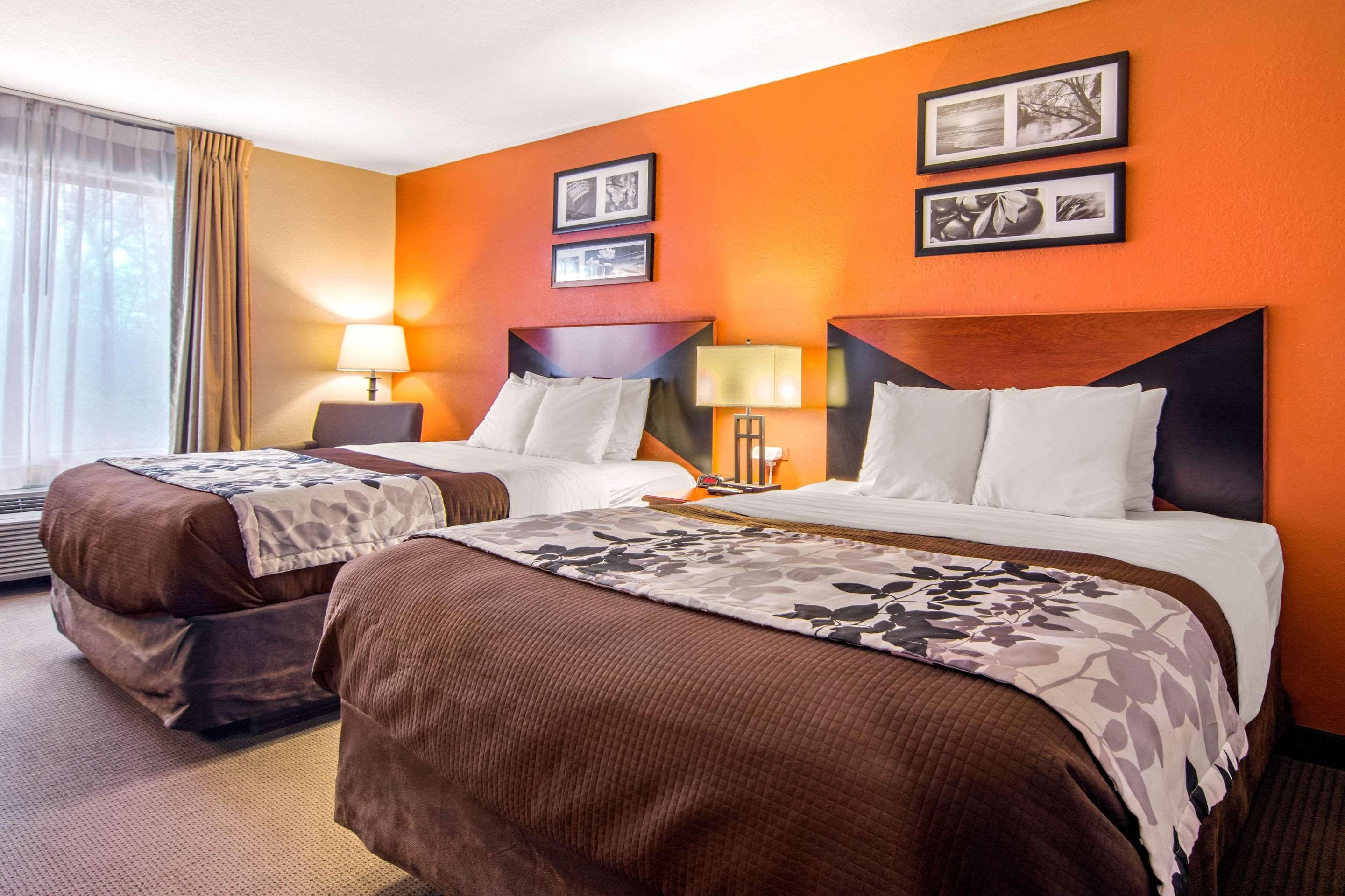 Sleep & 2* Athens