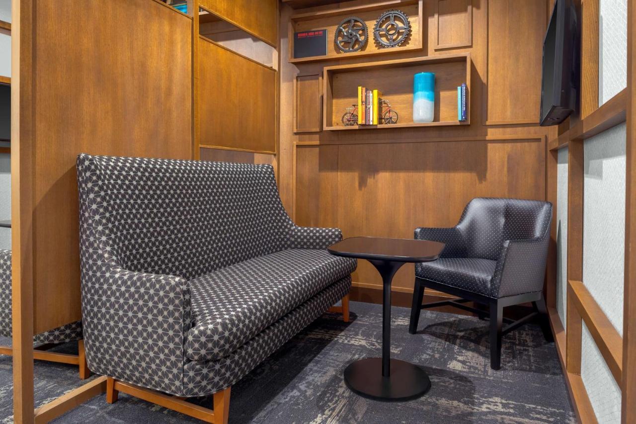 Hyatt Place Downtown Hotel 3*