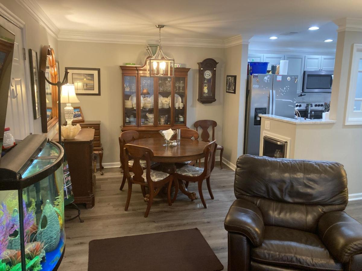 Secluded 3 Bed 2 Bath In Close To Five-points *
