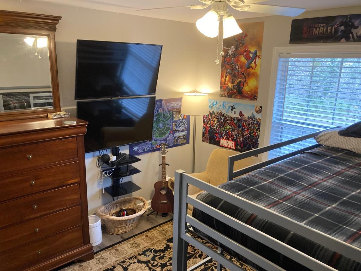 Secluded 3 Bed 2 Bath In Close To Five-points