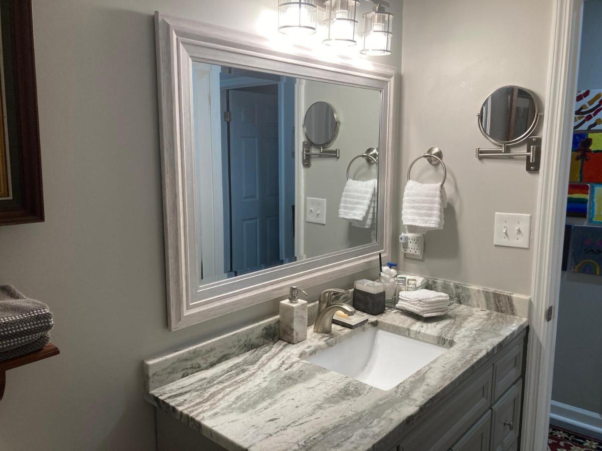 Secluded 3 Bed 2 Bath In Close To Five-points Apartment Athens