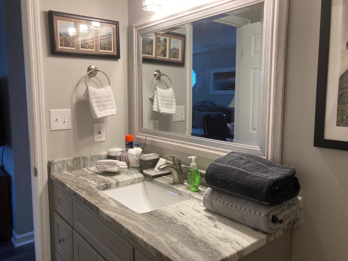 Secluded 3 Bed 2 Bath In Close To Five-points Athens
