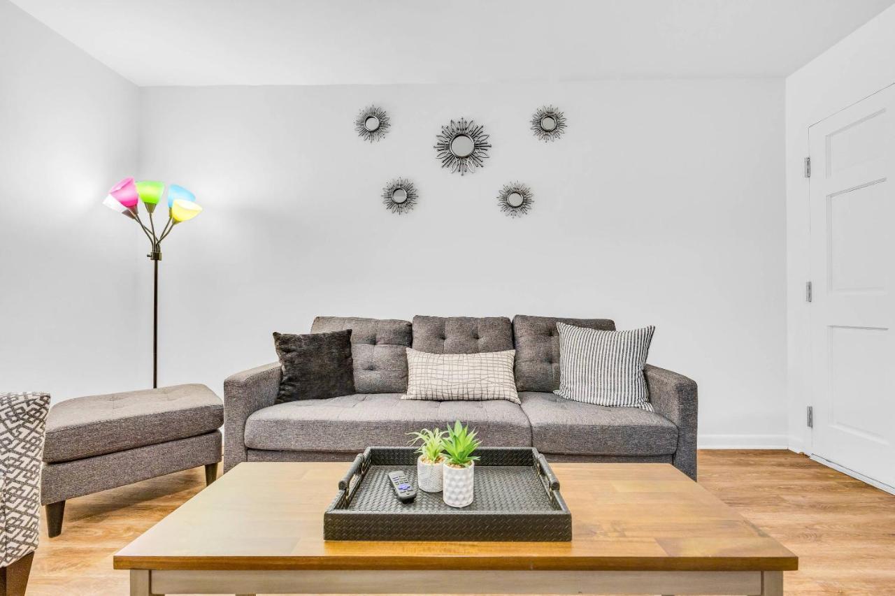 Classic Getaway - 1 Mile Walk To Sanford Stadium! Holiday home Athens