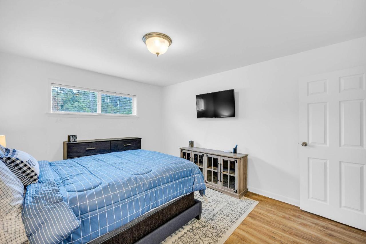Classic Getaway - 1 Mile Walk To Sanford Stadium! Holiday home *