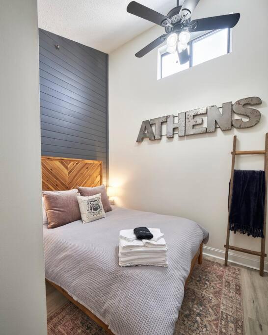 Uga Penthouse Downtown Walk To Stadium Apartment *