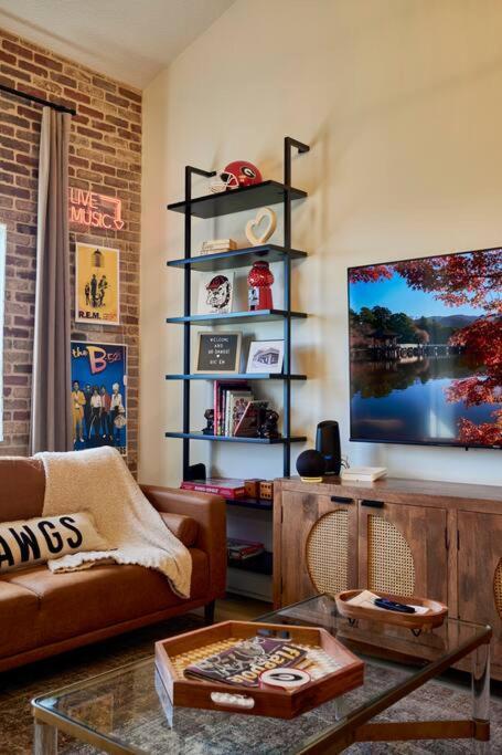 Apartment Uga Penthouse Downtown Walk To Stadium Athens