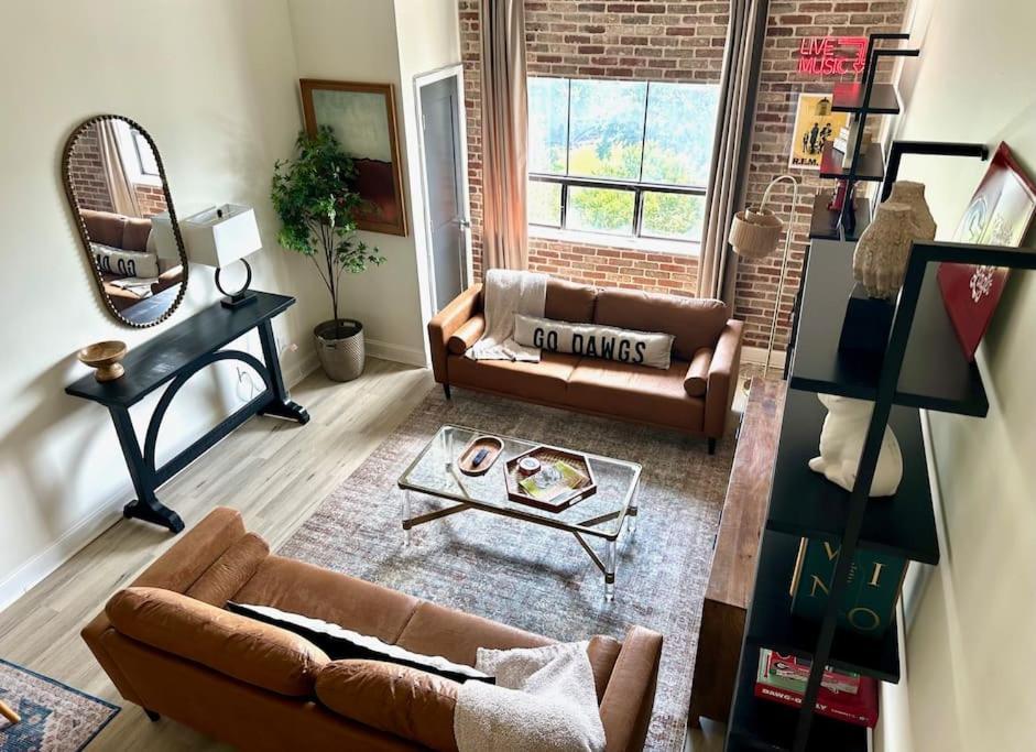 Uga Penthouse Downtown Walk To Stadium Apartment