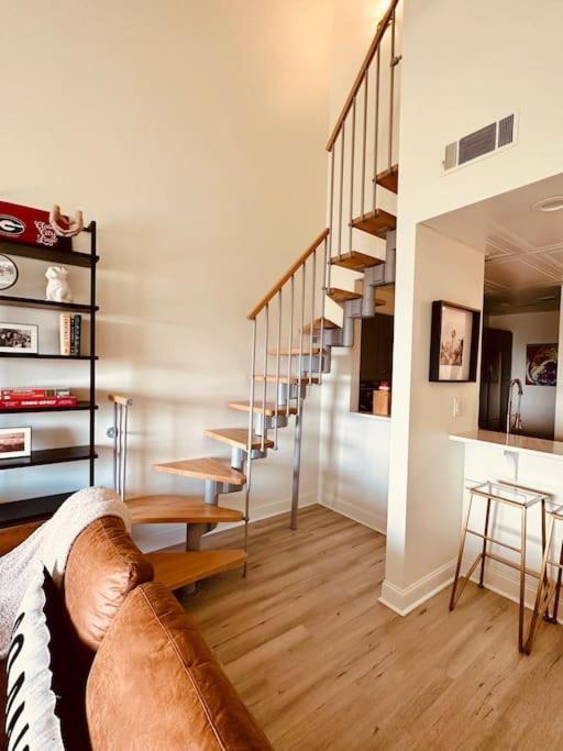 Uga Penthouse Downtown Walk To Stadium * Athens