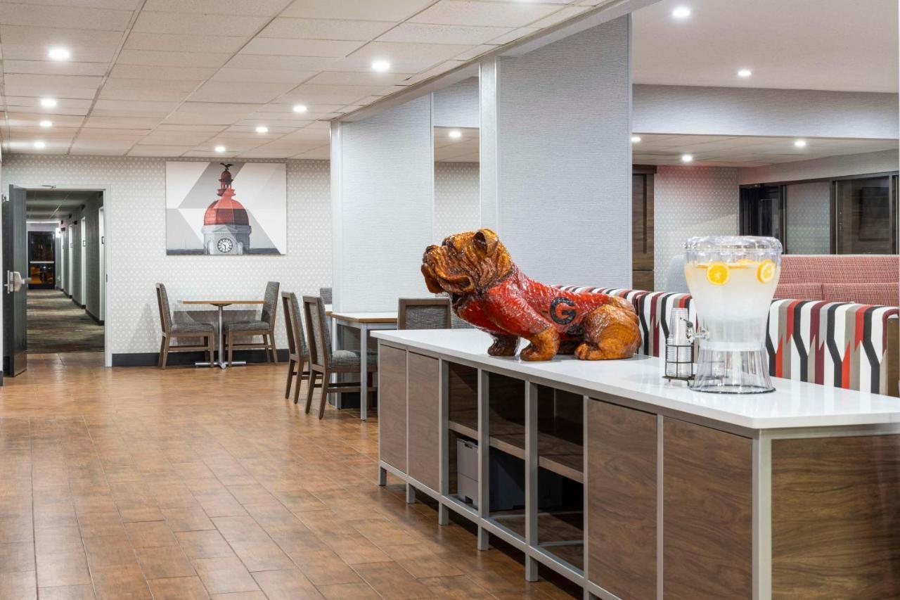 Hotel Hampton 3*