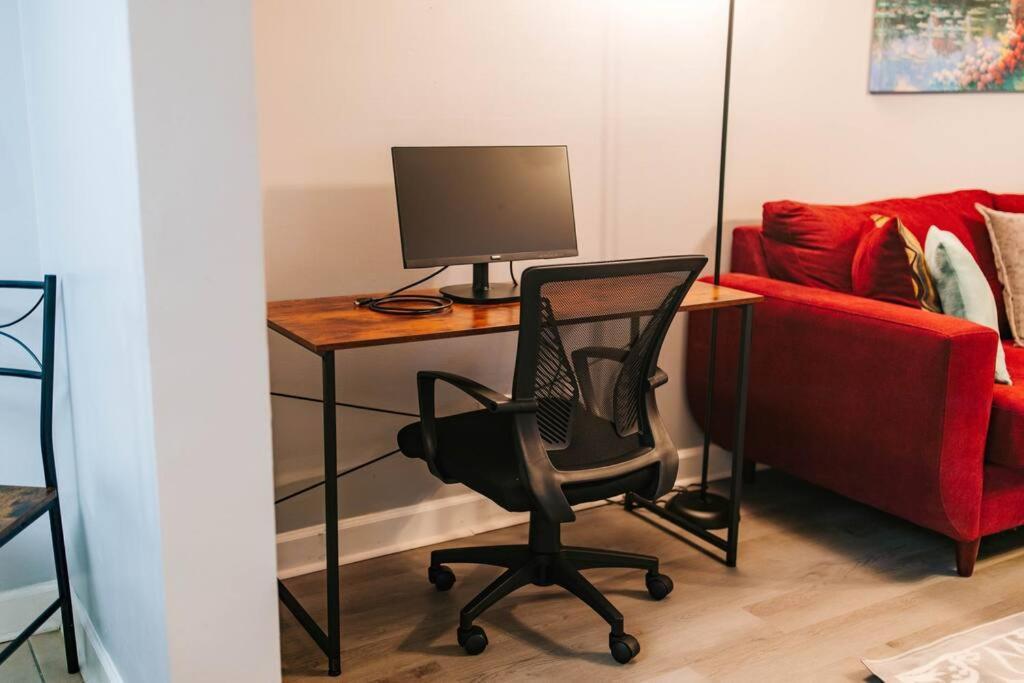 Cozy 3-bed Getaway, Right Near Uga! Apartment