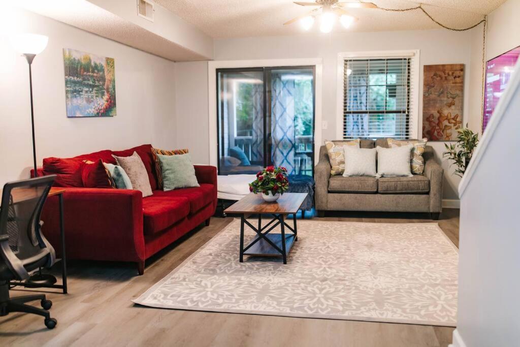 Cozy 3-bed Getaway, Right Near Uga!